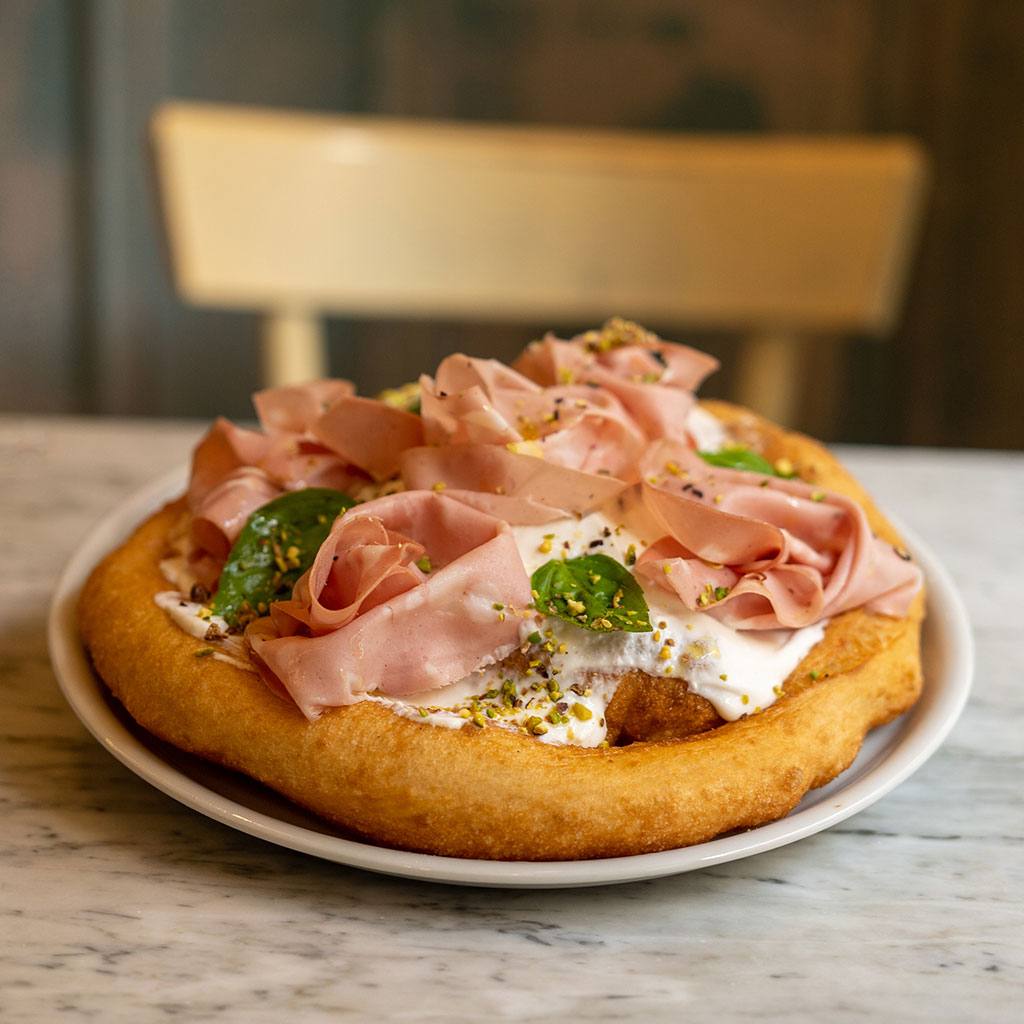 Mortadella please – Ricotta, mortadella, pistacchio e basilico