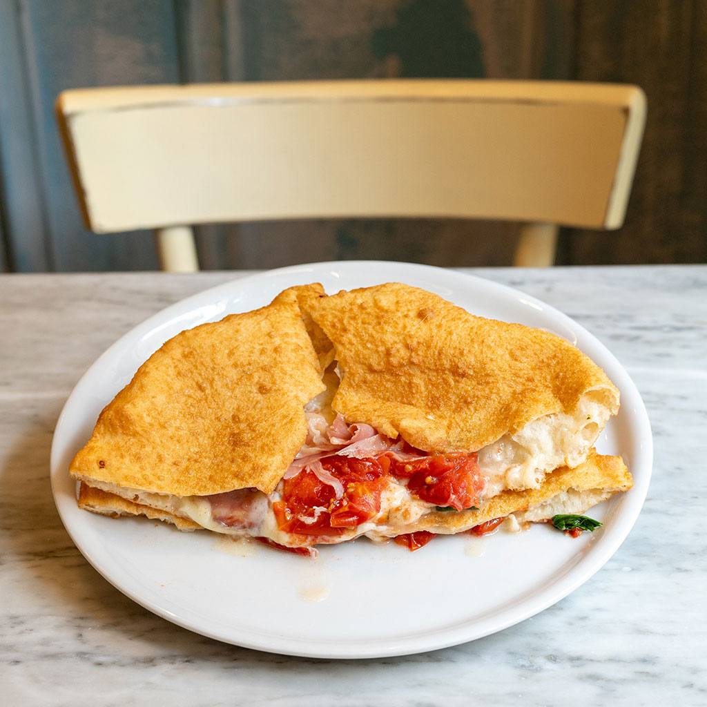 Sophia – Speck, provola, caciocavallo, pomodoro del Piennolo